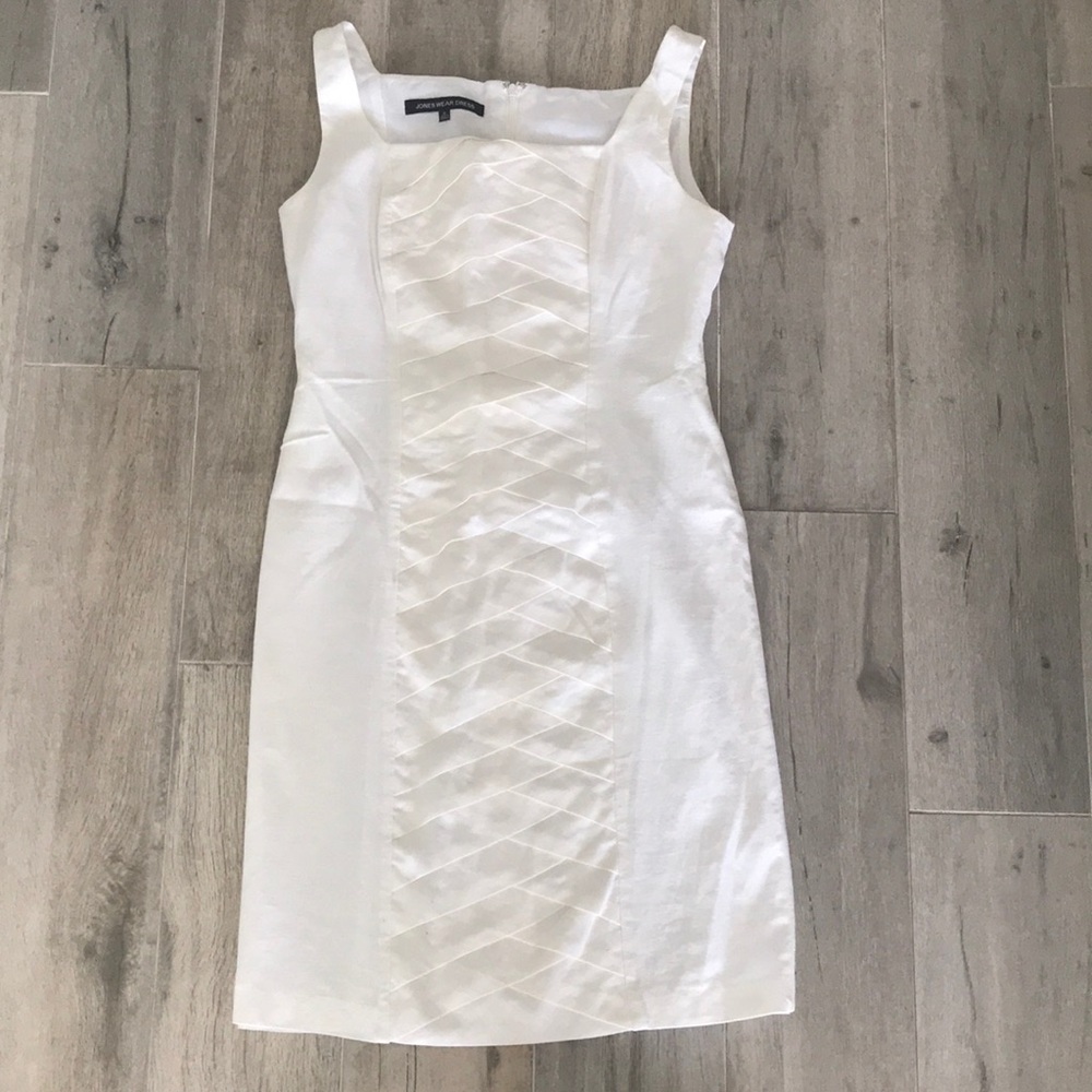 Jones Wear size 4 beautiful linen dress